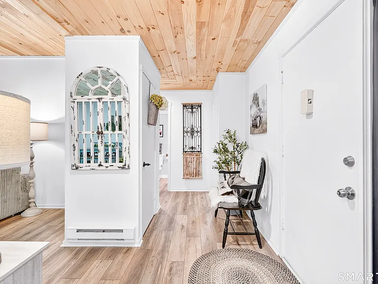 401 Heritage Vlg #B — Photo 14
