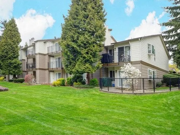12617 NE 130th Way #A101, Kirkland, WA 98034