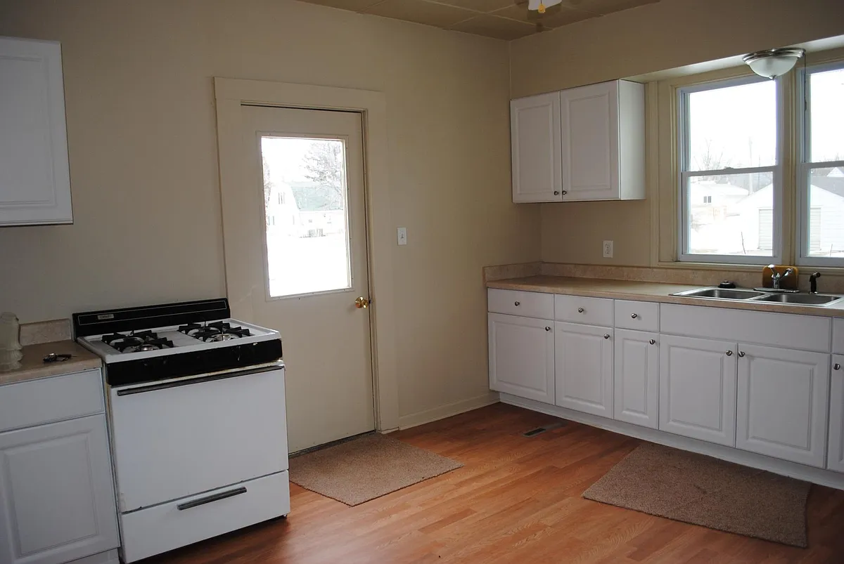 Kitchen View #2 - 221 S Shiawassee St