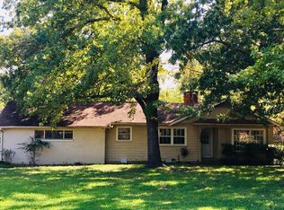 304 Meadow Ln, Bonham, TX 75418