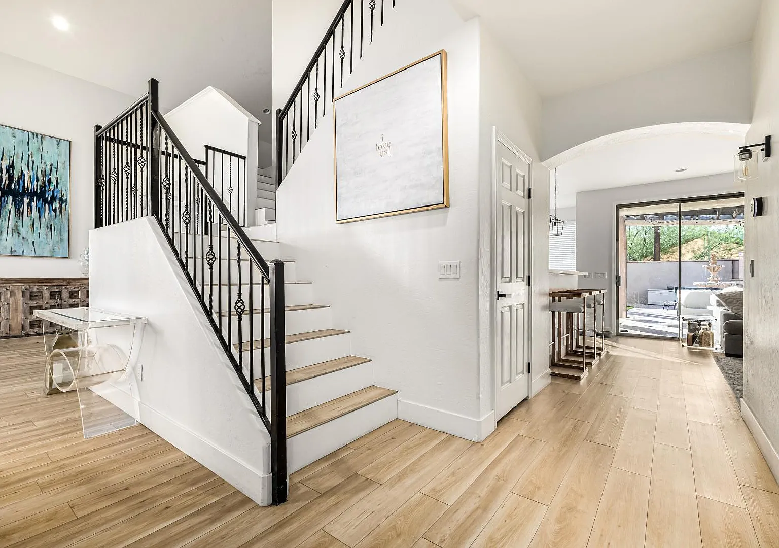 4 bed, 3.0 bath, 2700 sqft, $3,600 — Photo 3