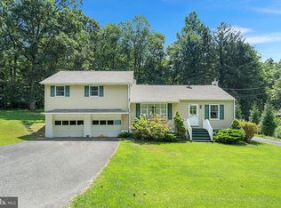 1195 Powder Mill Hollow Rd, Boyertown, PA 19512