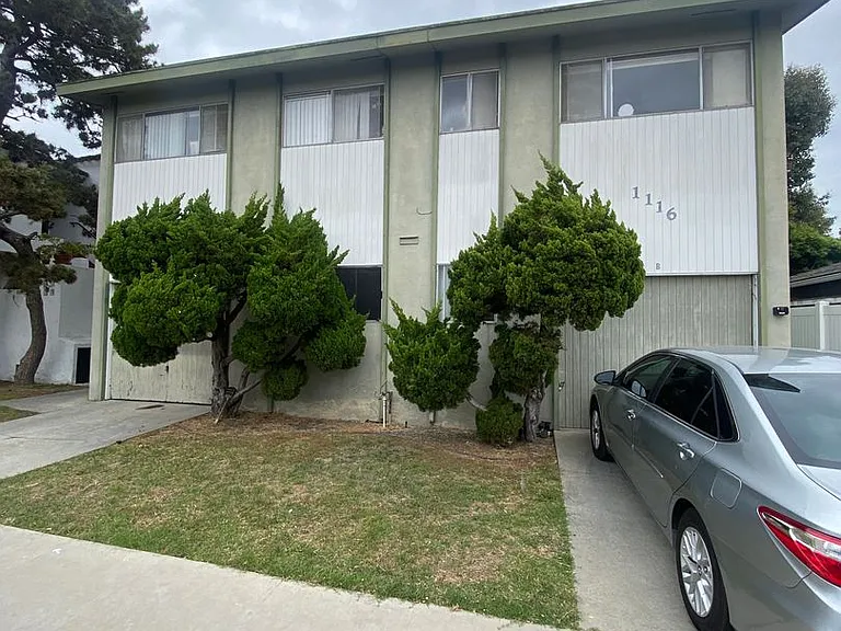 1116 Bennett Ave — Photo 1
