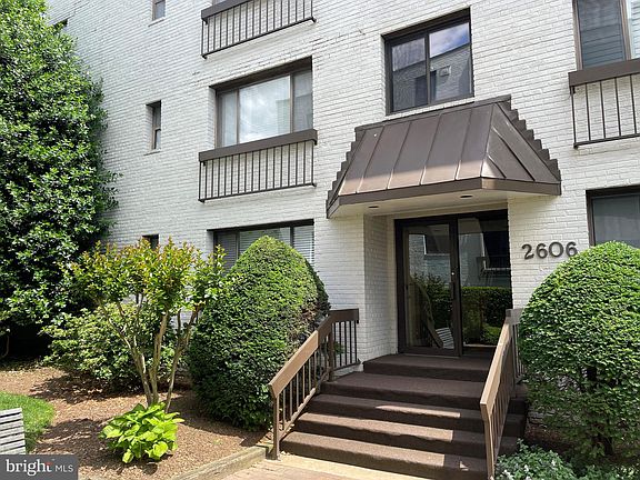 2nd image of 2606 Tunlaw Rd NW APT 1
