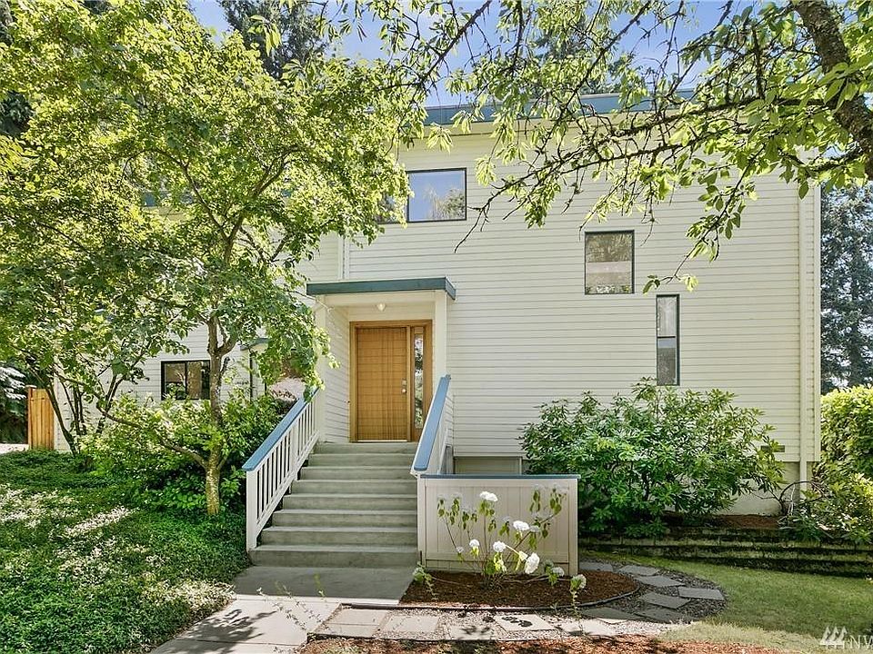 1st image of 11023 NE 58th Pl