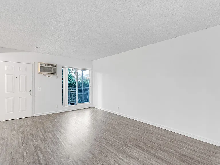 5923 Carlton Way — Photo 1