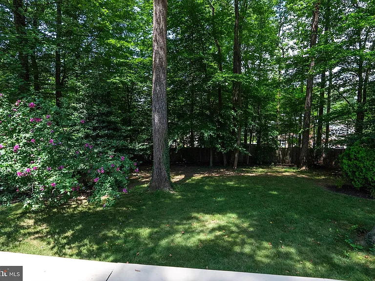 6506 Bellamine Ct — Photo 34