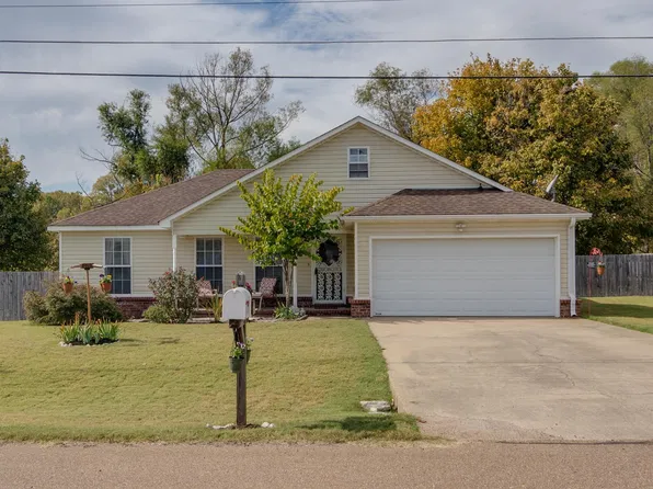 47 Country Crossing St, Atoka, TN 38004