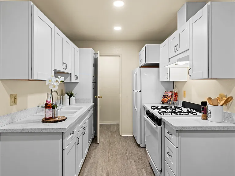 Plum Orchard Apartments — Photo 60