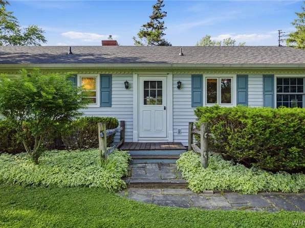 1391 Billington Rd, East Aurora, NY 14052