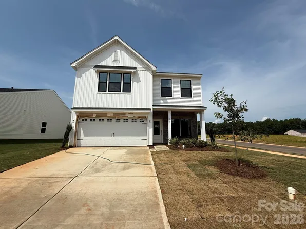 1305 Bansal Dr, Charlotte, NC 28215