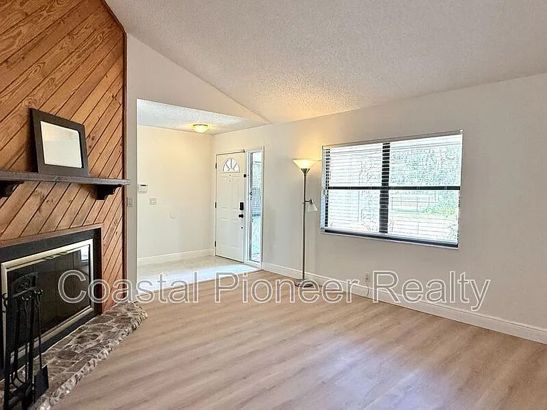 18306 Crawley Rd — Photo 6
