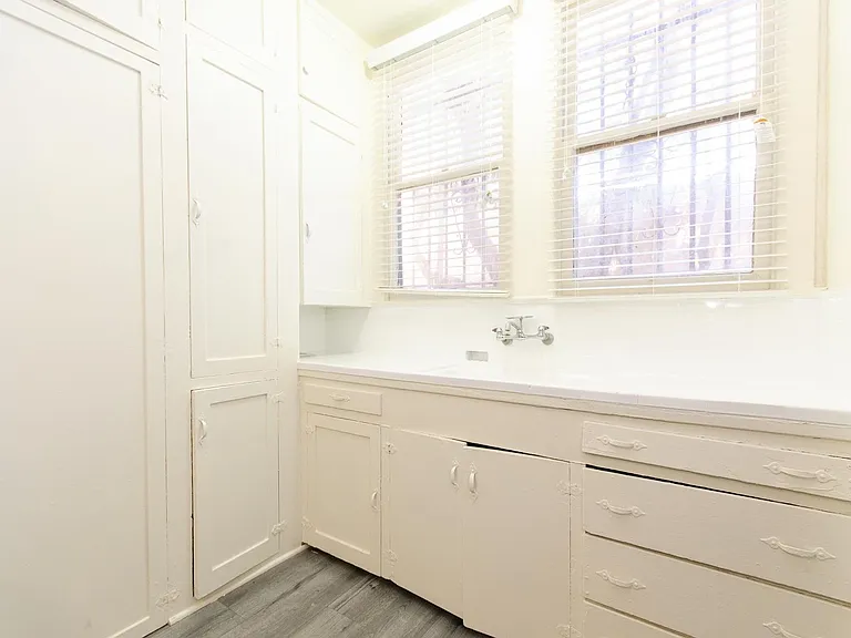 4th Ave 6Plex — Photo 13