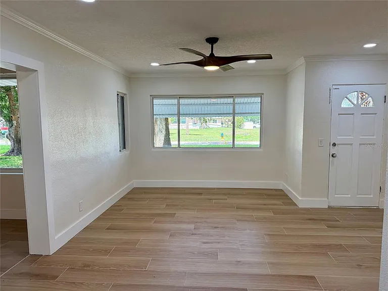 301 S Seminole Ave — Photo 15