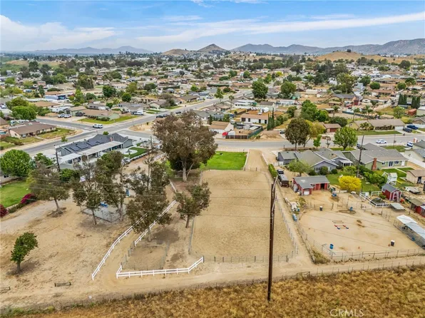 3998 Bluff St, Norco, CA 92860