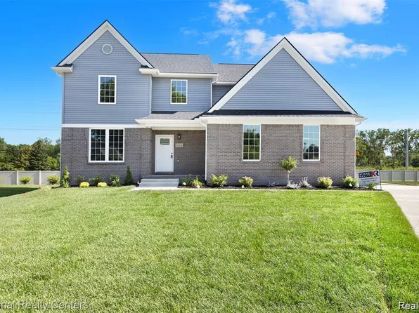 26328 Silver Creek Dr, Brownstown, MI 48134