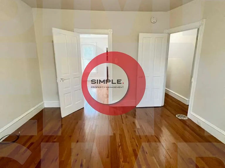 260 Walnut St — Photo 9
