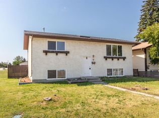 98 N Greenham Dr, Red Deer, AB T4P 2X4
