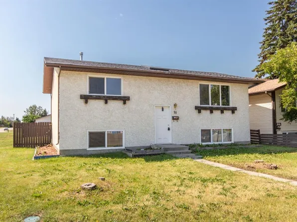 98 N Greenham Dr, Red Deer, AB T4P 2X4