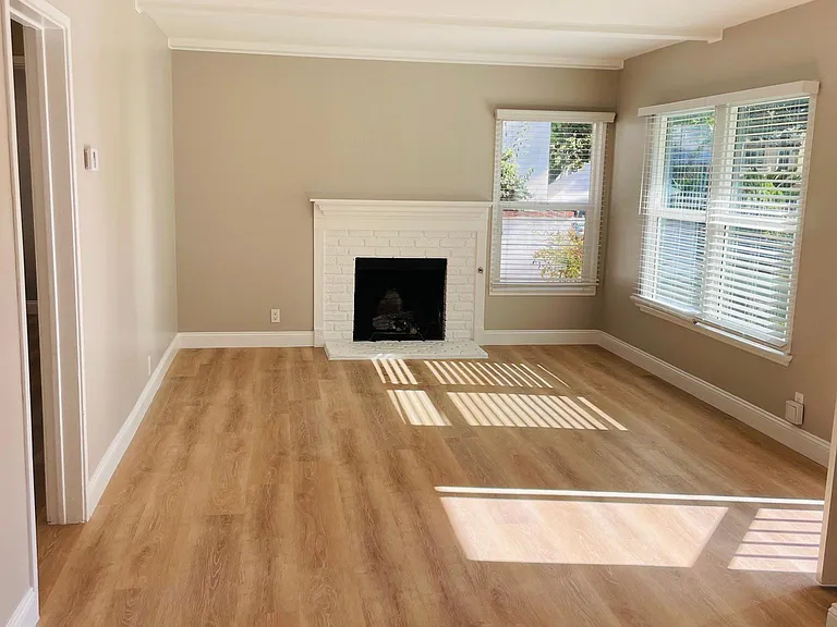 528 N Lucia Ave #FRONT — Photo 2
