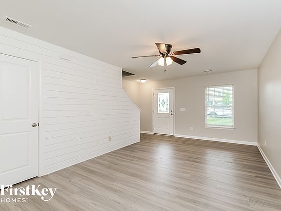 3rd image of 107 Sawyer Ln