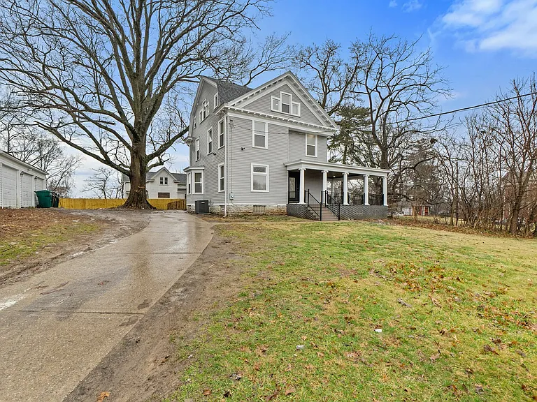 2978 Wardall Ave — Photo 9