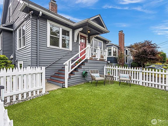 4th image of 3917 Midvale Avenue N #A