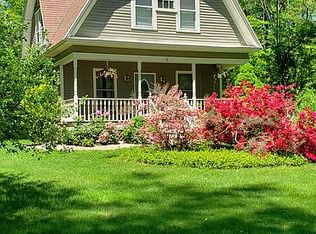 208 W High St, East Hampton, CT 06424