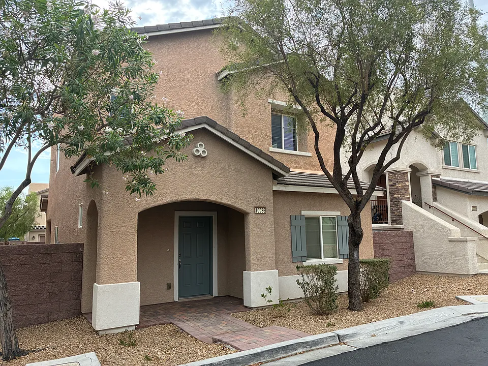 10086 Emerald Edgewater Ct