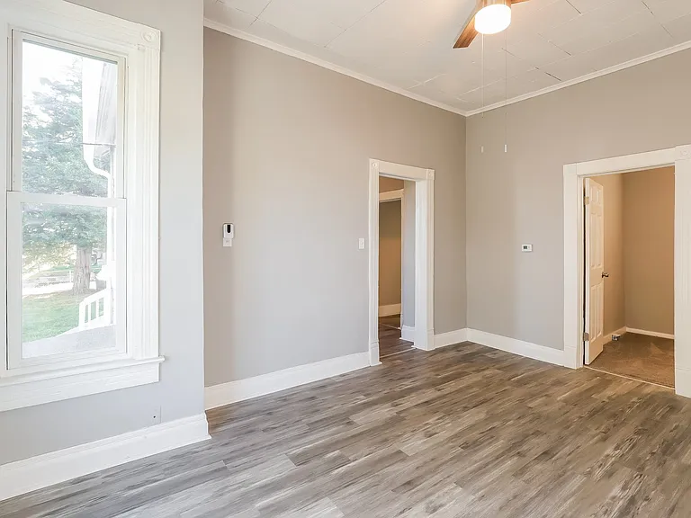 1447003_019_living_room_13192645.jpg