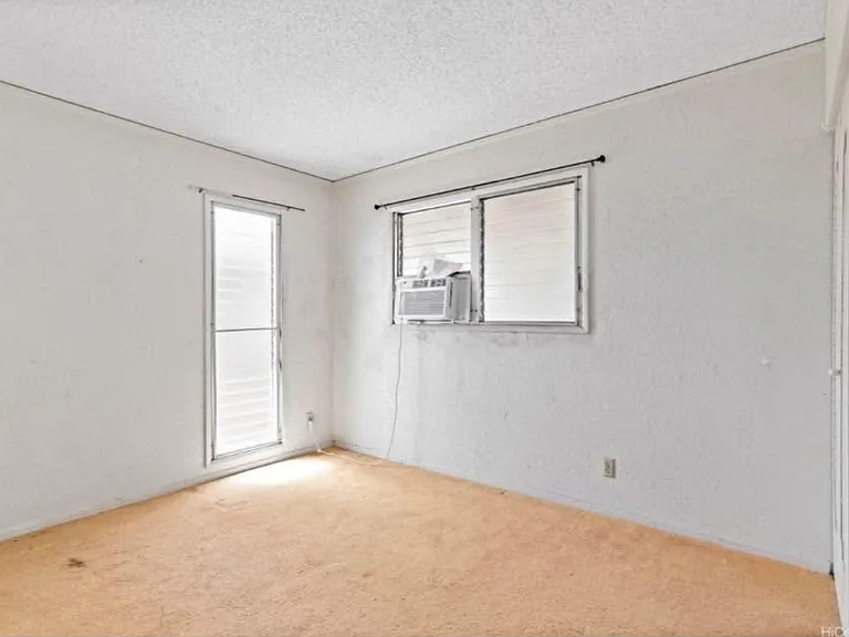 98-1658 Hoomaike St — Photo 3