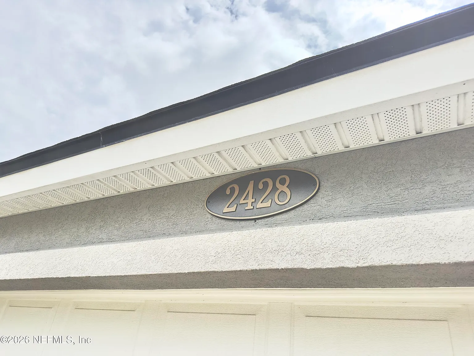 4 bed, 3.0 bath, 2037 sqft, $2,500 — Photo 3