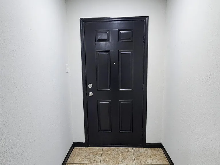 3914 Brighton Springs Ln — Photo 10