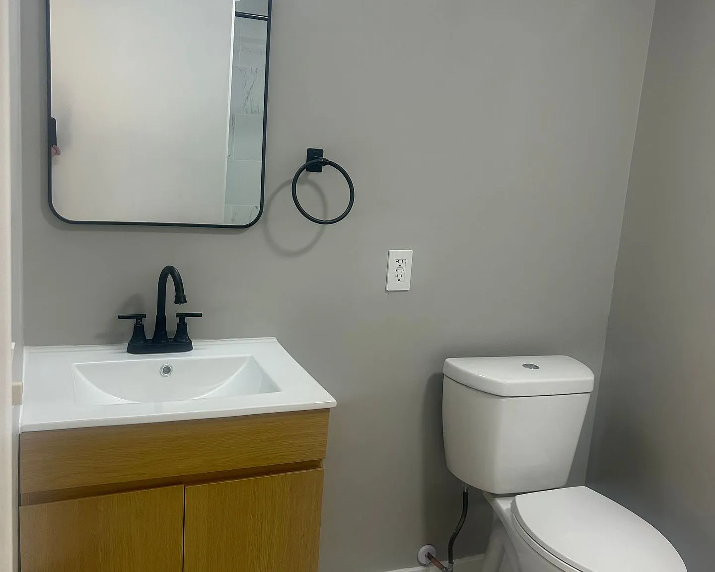 Austin Manor Apartments — Photo 2