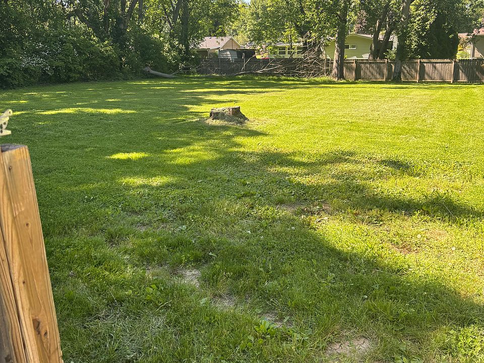 2nd image of 36860 Bauerdale Ave