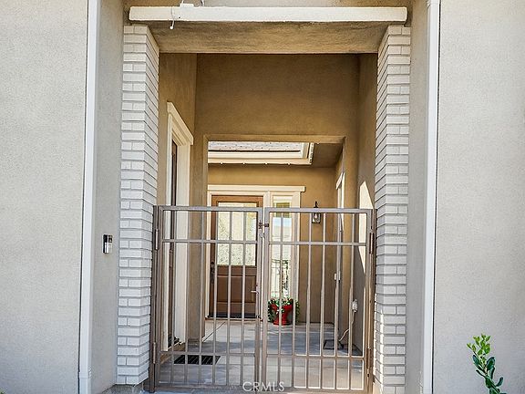 4th image of 32441 Toyon Rd