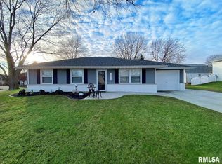 1011 S Comanche Dr, Peoria, IL