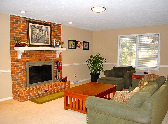 2nd image of 1019 Kismet Dr