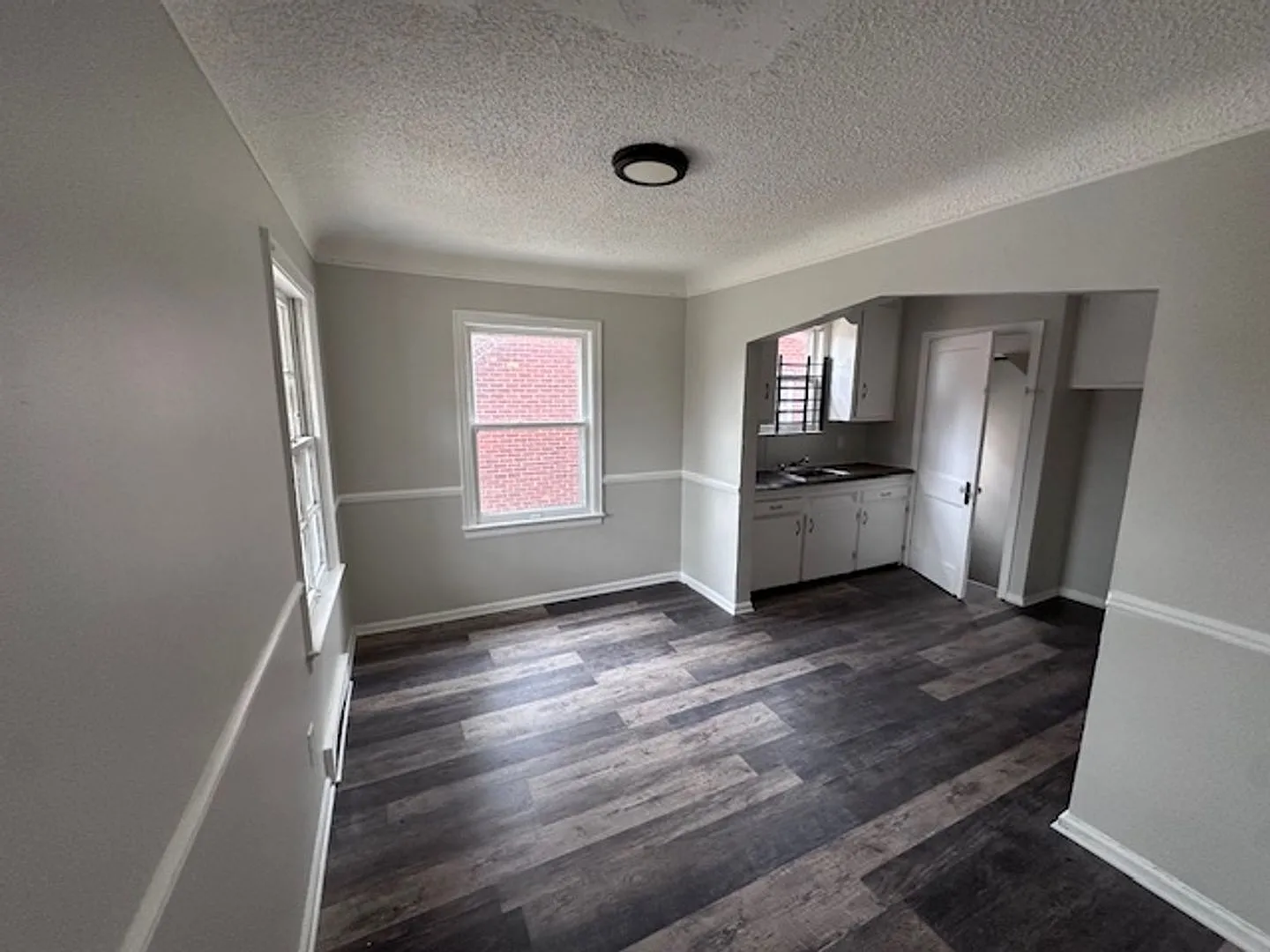 4bed 1 bath eastside Detroit with Garage and basement recently renovated! — Photo 4