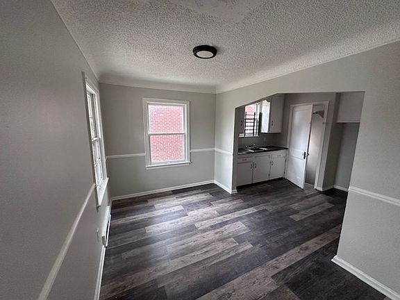4th image of 11494 Wayburn St
