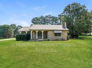 633 S Greensboro St, Liberty, NC 27298