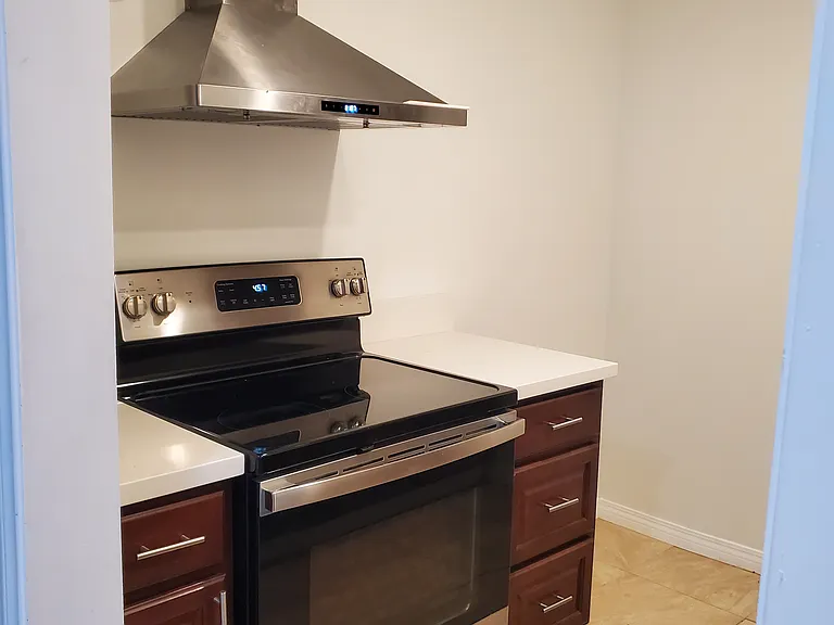 2848 Kadota St — Photo 6