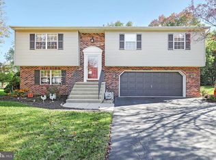 2298 Heather Rd, York, PA 17408