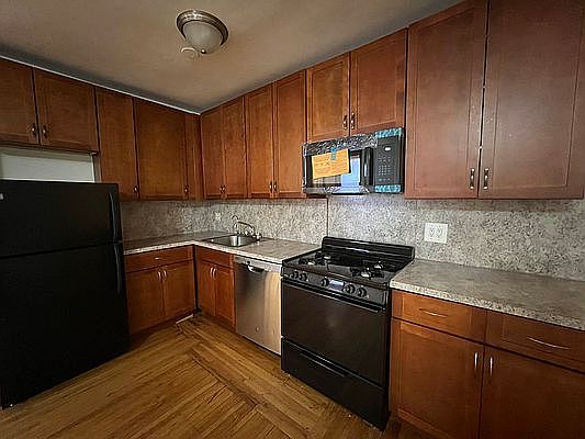 5th image of 3220 Netherland Ave #1J