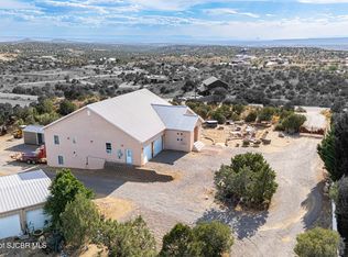 8668 Foothills Dr, Farmington, NM 87402