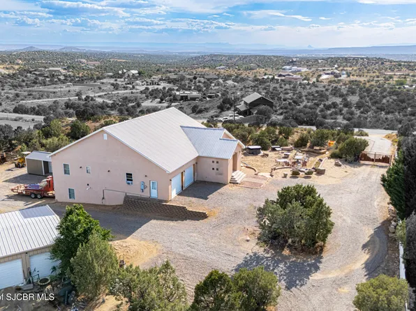 8668 Foothills Dr, Farmington, NM 87402