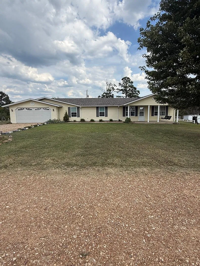 Beautiful 3 bed 2 bath home — Photo 1