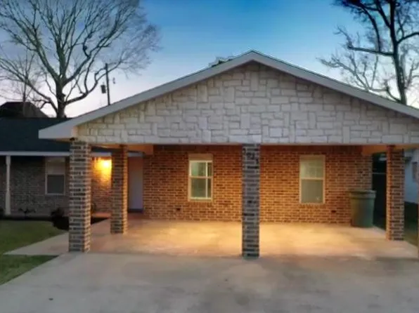 5075 Milton Dr, Beaumont, TX 77706