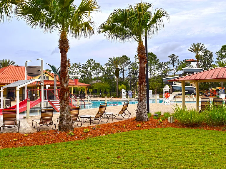 SWIMMING POOL & SPLASH PARK
