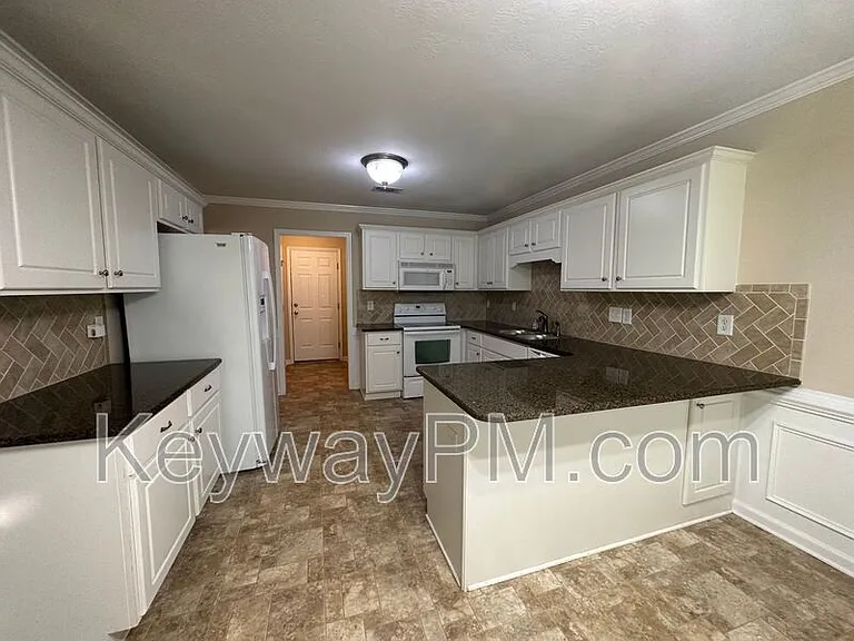 2136 Sylvan Lake Dr — Photo 6